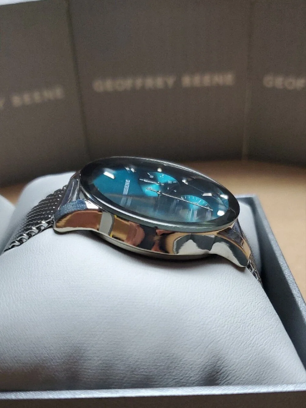 Geoffrey Beene Men's Blue-Green Sunburst Dial Watch with Mesh Bracelet